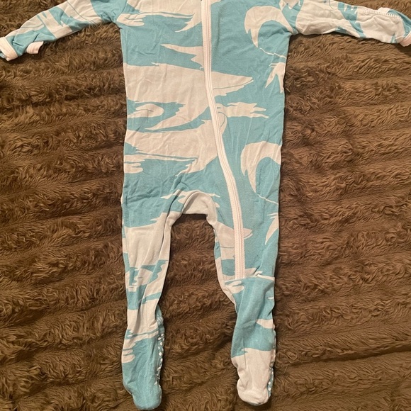 2 Bamboo Baby Pajamas Kyte Baby and Kickie Pants size 0-3 months - Picture 4 of 7
